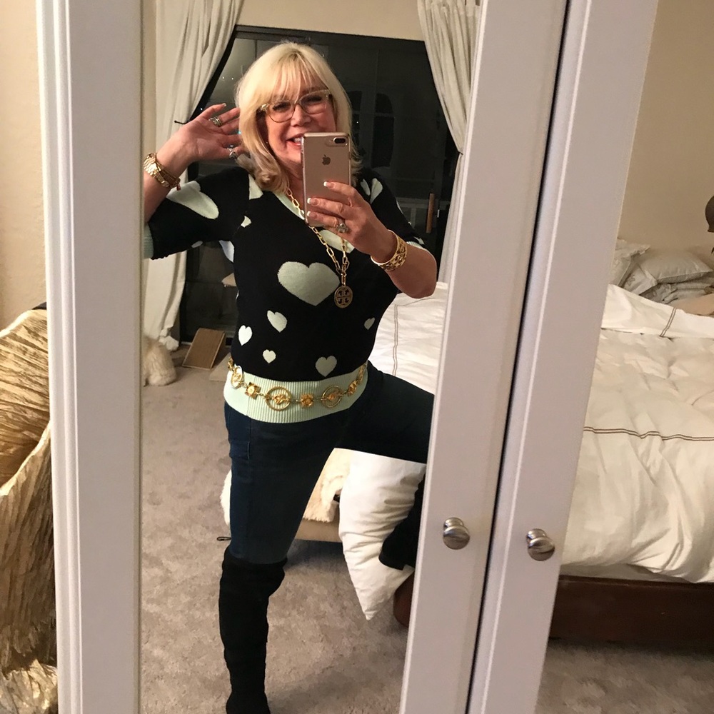 💝Show your love will ”REMAIN!” Comfy sweater in Black w/Mint green hearts/trim - Picture 1 of 8
